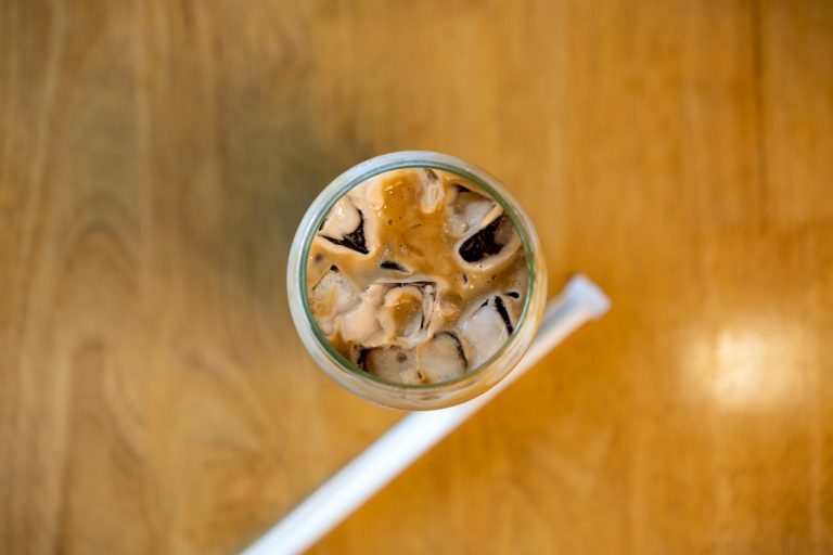 how to make iced coffee with instant coffee