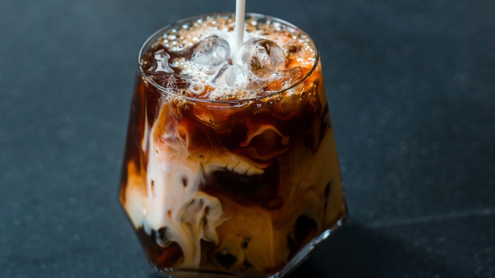 how to make iced coffee with instant coffee