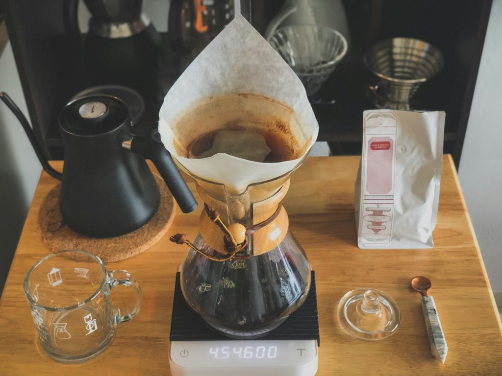 Why Espresso Machines Are Better Than Coffee Pods: A Caffeine Showdown